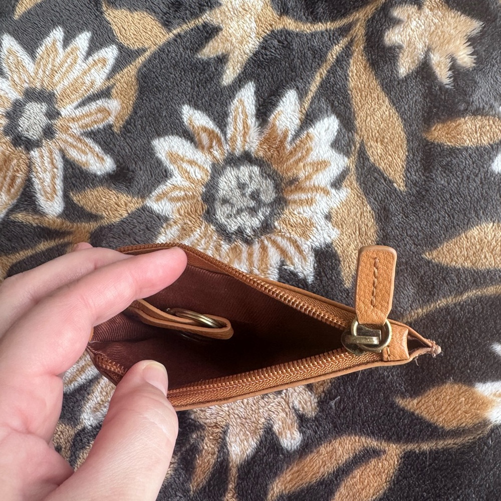 Brown Leather Wallet with Intricate Design - Picture 2 of 3